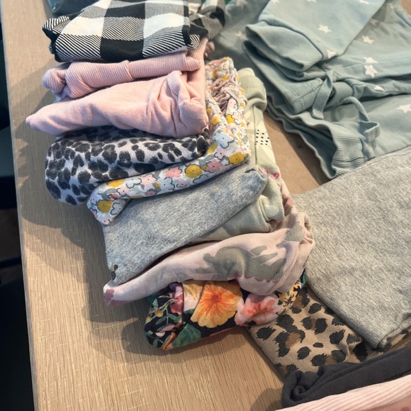 Lot 12 month clothes - Picture 3 of 6